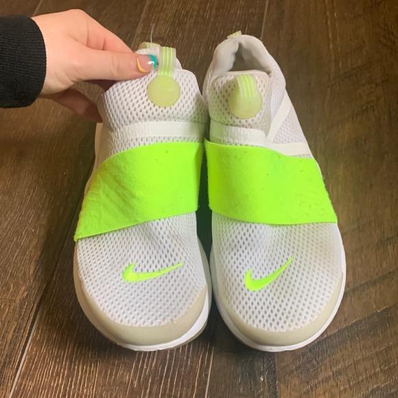 Nike Other - Nike Presto Shoes size 6Y